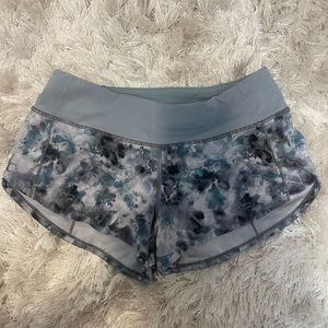 Lululemon/ Size 4 Speed Up shorts